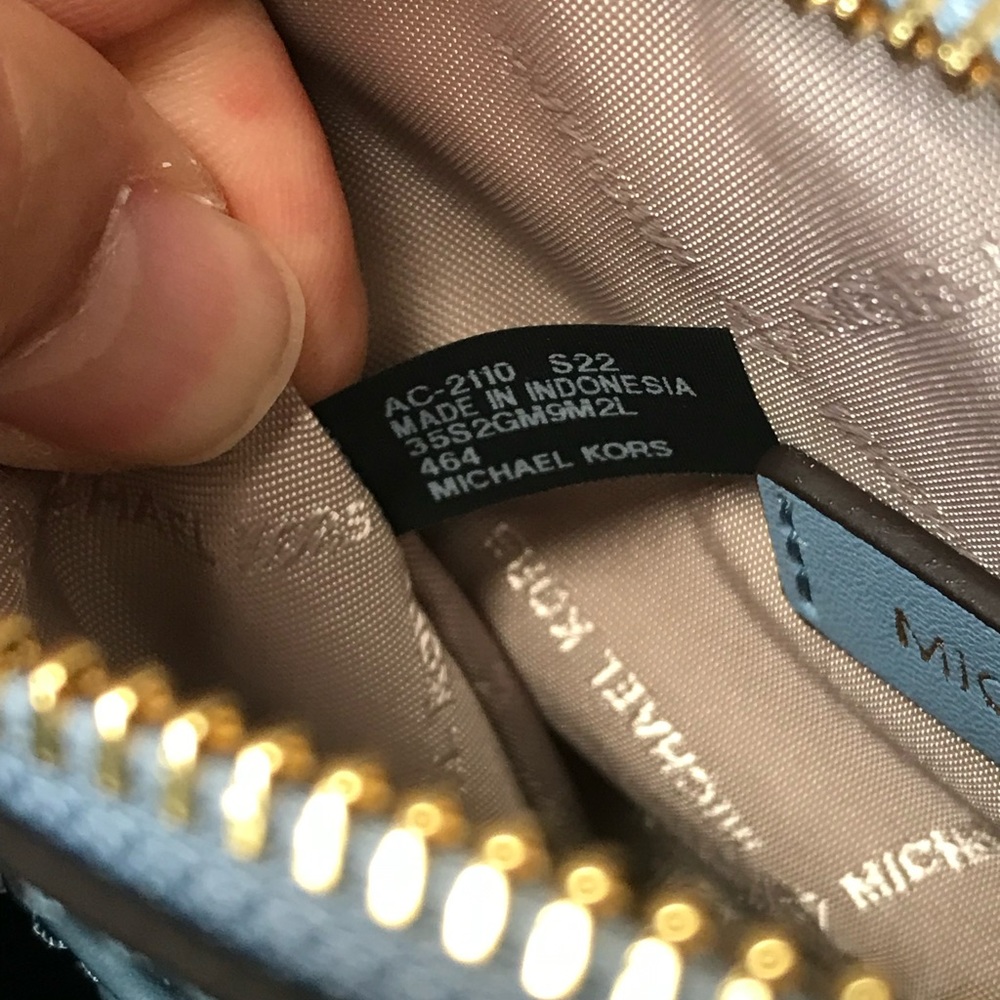 🌼Michael Kors Purse - Picture 13 of 14